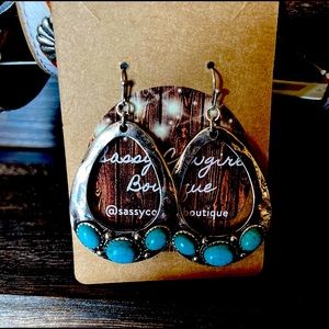 Silver tone Dangle Earrings With Turquoise